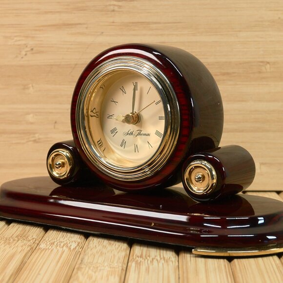 Seth Thomas Mini Table Clock "THE REGAL" Model NO. 129, Mahogany Wood and Brass - Picture 2 of 8